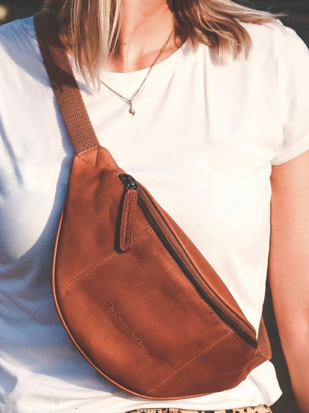 Kožená ledvinka The Chesterfield Brand Eden – koňak